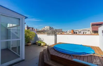 Cobertura à venda no bairro rio branco com 102 m² e 1 quarto disponível.