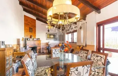 Cobertura à venda no bairro rio branco com 223m² e 3 dormitórios/quartos disponíveis.
