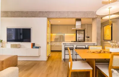 Apartamento com 2 quartos (1 suíte) e 2 vagas de garagem no bairro mont serrat.