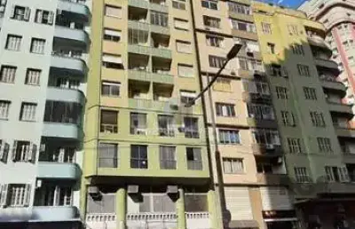 Apartamento à venda no centro histórico com 1 dormitório e 53 m² de área útil