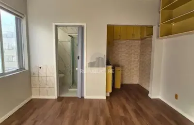 Apartamento à venda no centro histórico com 1 dormitório e 22 m² de área útil