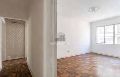 Apartamento à venda no centro histórico, 88 m² e 3 dormitórios/quartos disponíveis.