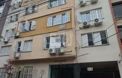 Apartamento à venda no centro histórico com 100m² e 2 dormitórios/quartos disponíveis.