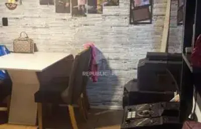 Apartamento de 2 dormitórios com garagem coberto no bairro teresópolis