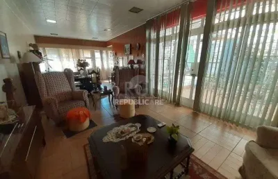 Casa residencial à venda no menino deus com 3 dormitórios e 290 m² de área útil