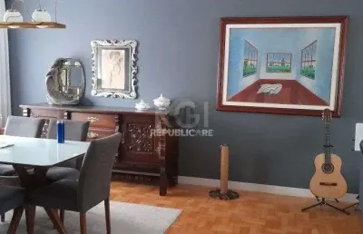 Apartamento à venda no bairro petrópolis com 143 m² e 3 dormitórios/quartos disponíveis.