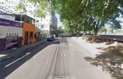 Terreno à venda no centro histórico com área construída e sem dormitórios/quartos.