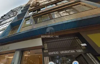 Oportunidade sala comercial centro frente andar alto, preço atrativo.