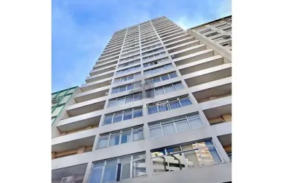 Apartamento à venda no centro histórico com 81 m² e 2 dormitórios/quartos disponíveis.