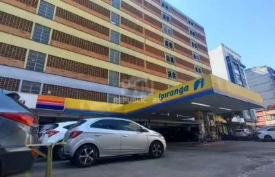 Garagem à venda no centro histórico com área de 12 m² disponível para negociação.