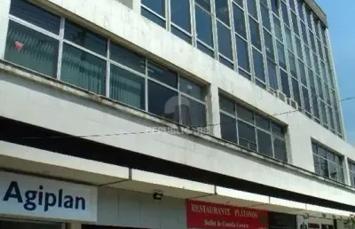Garagem à venda no bairro auxiliadora com área de 10m² pronta para uso