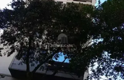 Apartamento à venda no centro histórico com 44 m² e 1 dormitório/quarto disponível.