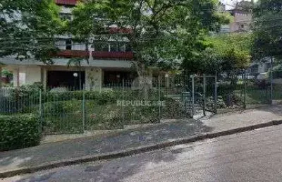 Apartamento à venda no bairro petrópolis com 110 m² e 3 dormitórios/quartos.