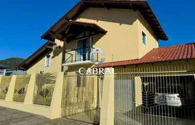 Casa com 3 quartos à venda no dom bosco, itajaí  por r$ 2.500.000