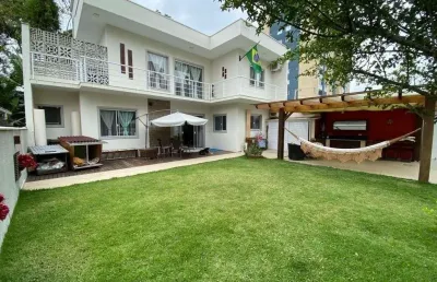 Casa com 2 quartos à venda na Rua Almiro Bernardo da Silva, 75, Centro, Balneário Piçarras