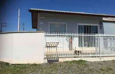 Casa com espaço de terreno em balneário piçarras sc