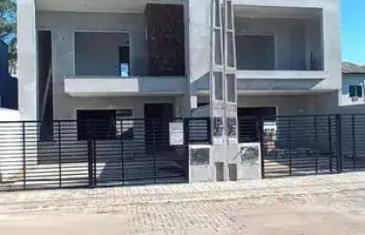 Sobrado em construção no bairro itacolomi, balneário piçarras, sc