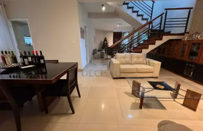 Apartamento espaçoso muito bem localizado, em ótimo estado!