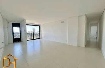 Apartamento com 3 suítes em andar alto no centro de joinville
