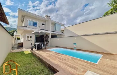 Sobrado 100% mobiliado em pirabeiraba, com 1 suíte e mais 2 quartos, 3 vagas, piscina e churrasqueira