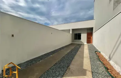 Sobrado geminado térreo, localizado no bairro vila nova, 2 quartos, terreno nos fundos e vaga para 2 carros