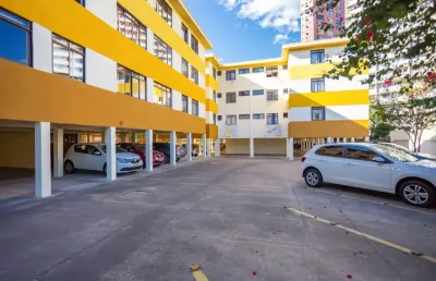 Apartamento todo reformado de 65 m², localizado no bairro centro cívico, pronto para você morar.