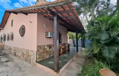 Casa para venda em são pedro da aldeia, porto da aldeia, 3 dormitórios, 1 suíte, 2 banheiros, 3 vagas