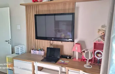 Casa em condomínio no urbanova com 3 suítes, 210m², armários planejados em toda, churrasqueira e quintal.