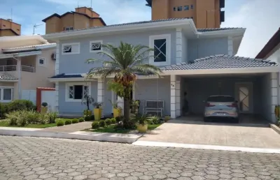 Excelente casa em condomínio em jacareí. 350m²- 5 quartos, 3 suítes, piscina. ótima localização