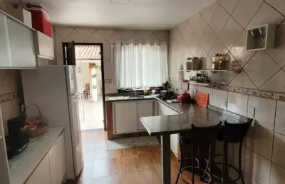 Vendo casa com ponto comercial no bairro joão pessoa em jaraguá do sul