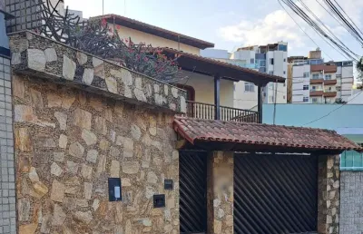 Casa com 3 quartos à venda na Rua Albertino Gonçalves, Jardim das Laranjeiras, Juiz de Fora