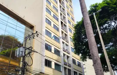 Apartamento 03 quartos com suíte, garagem e elevador no centro