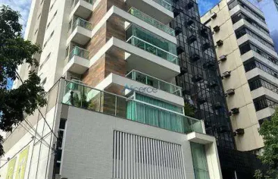More no centro neste maravilhoso 4 quartos com 2 suítes e 3 vagas de garagem