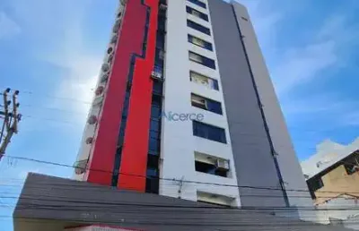 Excelente apartamento de 03 quartos sendo 02 suítes, com uma unidade por andar!