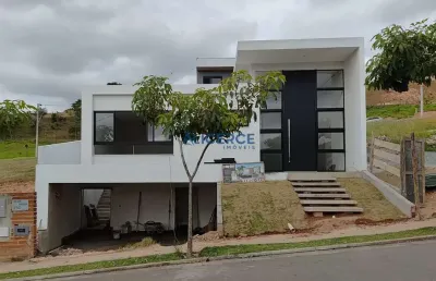 Casa linear com 3 suítes no condomínio estrela alta