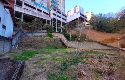 Terreno à venda na Rua Albertino Gonçalves Vieira, Jardim das Laranjeiras, Juiz de Fora