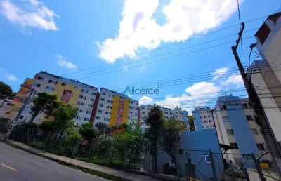 Apartamento térreo com 02 quartos no bairro bandeirantes