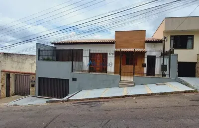 Maravilhosa casa no paineiras - 2 quartos (1 suíte), varanda e área de lazer com churrasqueira!