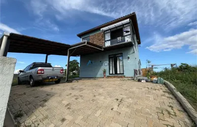 Casa de 3 quartos muito bem divida em condomínio fechado com vista deslumbrante e ao lado da ufjf
