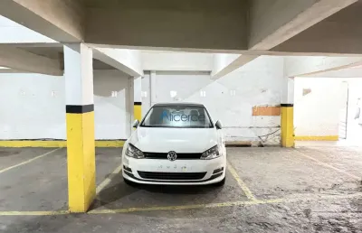 Vaga espaçosa no centro da cidade  ao lado do parque halfeld