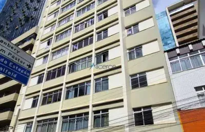 Excelente apartamento com 03 quartos e elevador no centro
