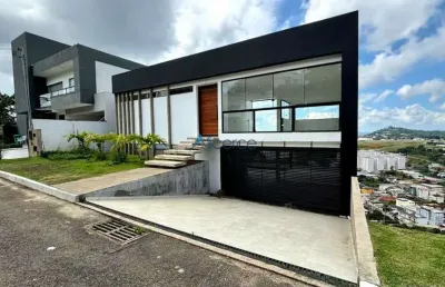 Casa alto padrão com 4 quartos e piscina no condomínio spinaville