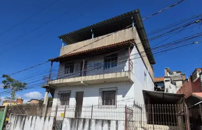 Casa com 3 quartos à venda na Rua José Venâncio Rabello, Santos Dumont, Juiz de Fora