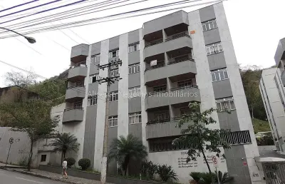 Espaçoso apartamento de 1 quarto com  apenas um lance de escada no santa helena