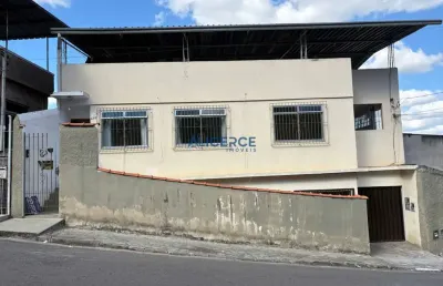 Casa com 3 quartos à venda na Rua Professor José Spinelli, Bairu, Juiz de Fora
