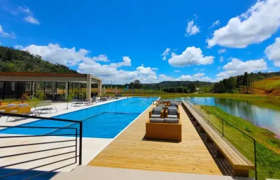 Maravilhoso lote de 300 metros quadrados em condomínio fechado