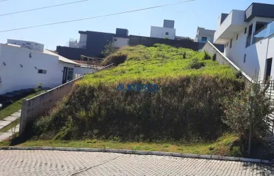 Excelente terreno de 566m2 com vista pras montanhas!