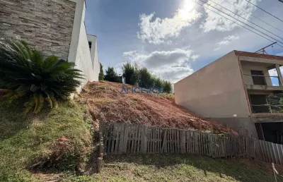 Maravilhoso lote de 440 metros quadrados em condominio fechado