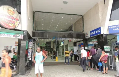 Ponto comercial para alugar na Rua Benjamin Constant, Centro, Juiz de Fora