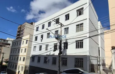 Apartamento com 3 quartos para alugar na Rua Oscar Vidal, Centro, Juiz de Fora